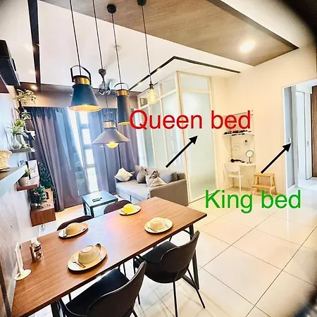 The Roberstson Family Suite With City Views